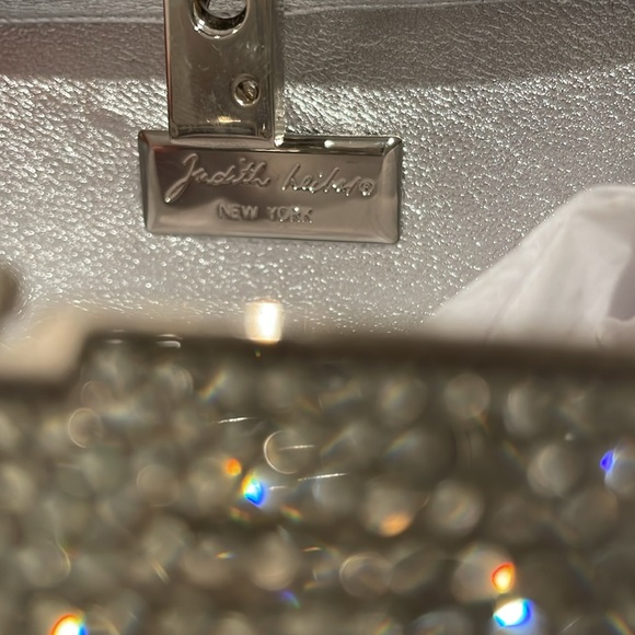 NWOT Judith Leiber Crystal Embellished Top Push Button Clasp Evening Bag/Clutch - Picture 7 of 7